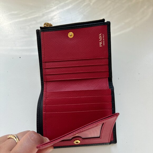 Prada black wallet with inner red lining - Picture 3 of 5